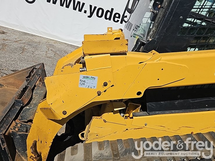 2020-caterpillar-299d3-image-19