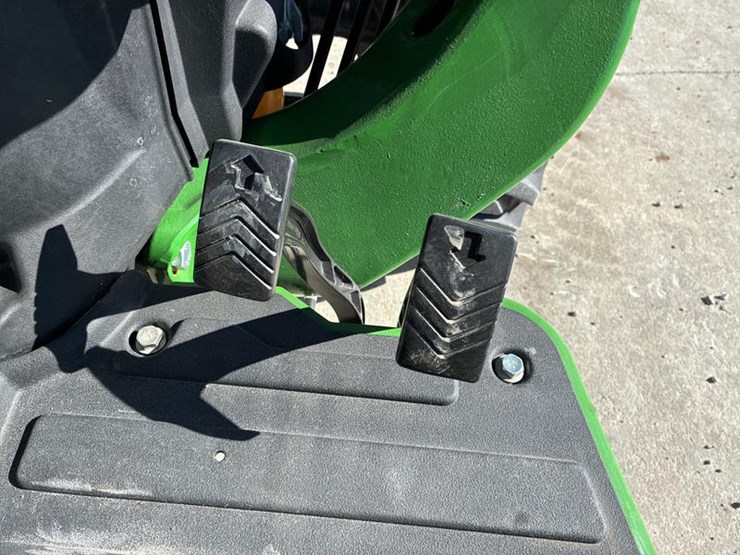 2018-john-deere-3038e-image-47