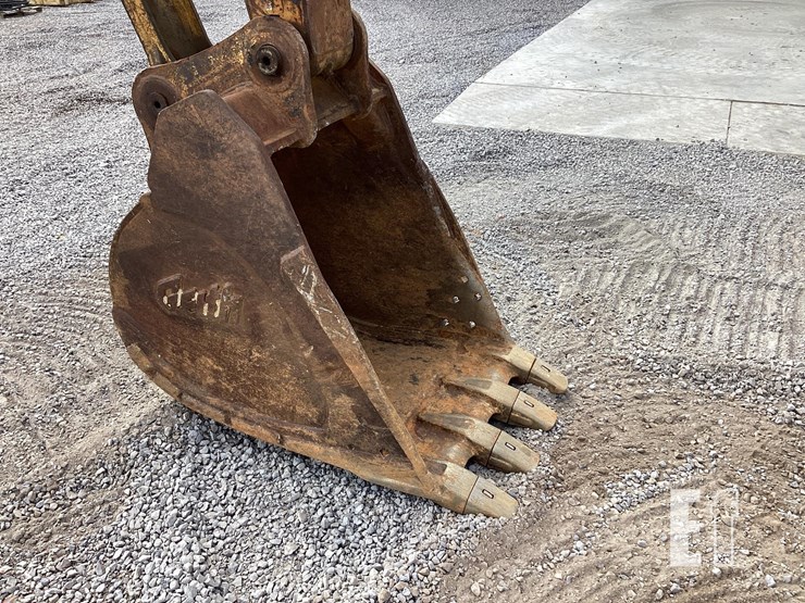 1998-deere-690e-lc-image-13