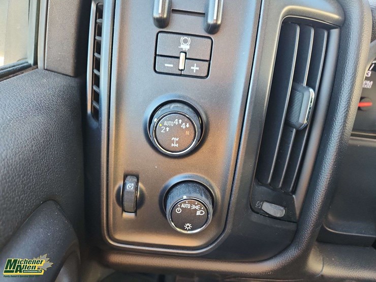 2017-chevrolet-silverado-1500-image-12