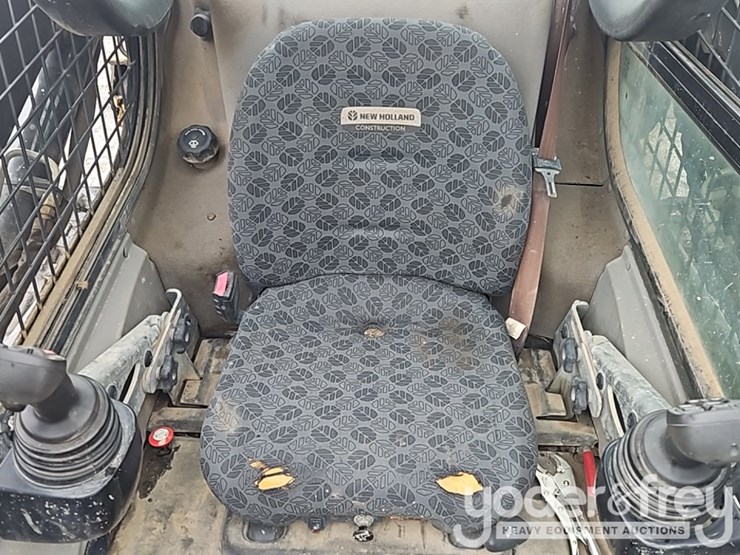 2020-new-holland-c345-image-28