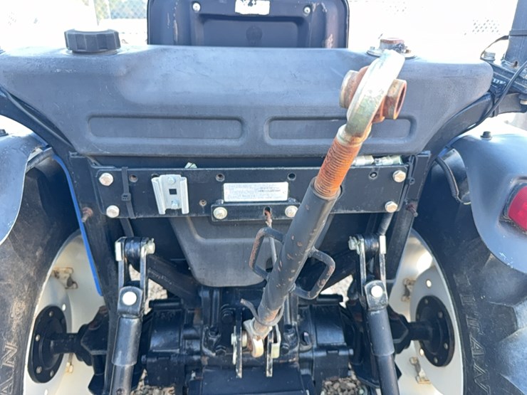 new-holland-boomer-30-image-18