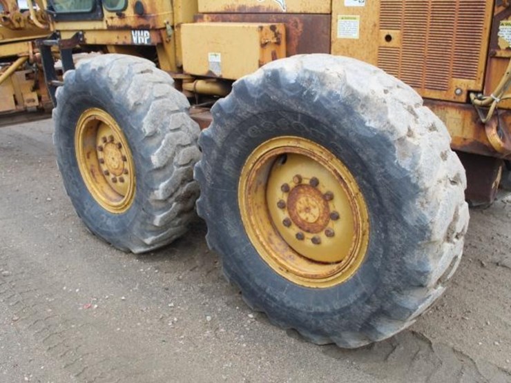 2002-caterpillar-140h-image-7