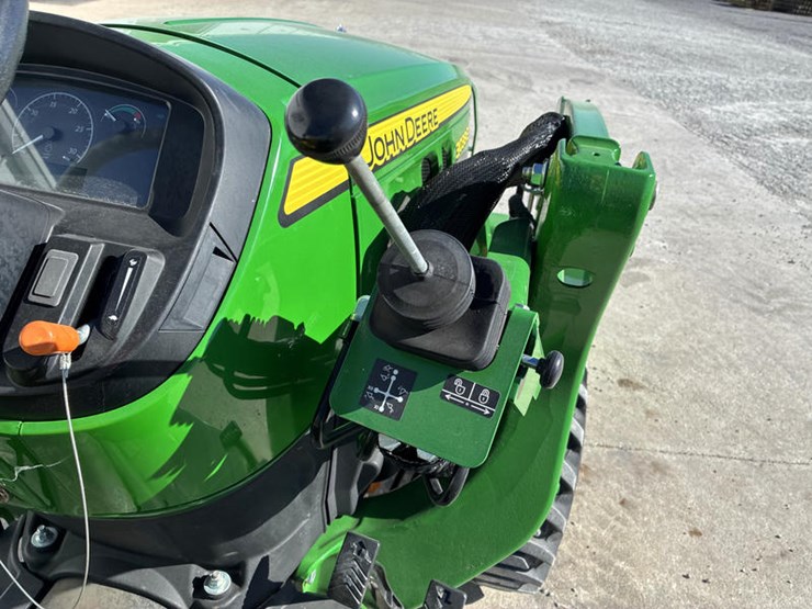 2018-john-deere-3038e-image-45