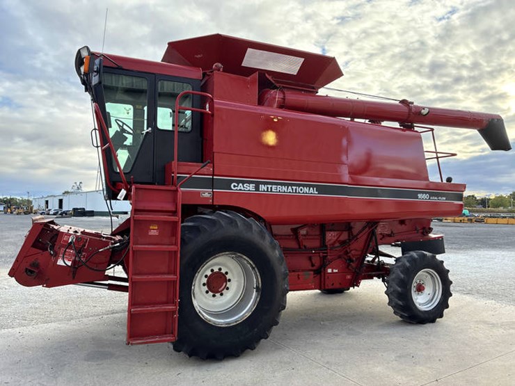 1990-case-ih-1660-image-10