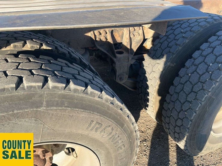 2016-kenworth-t800-image-8