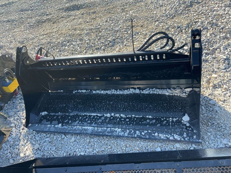 72”-skid-steer-4-in-1-bucket-image-1