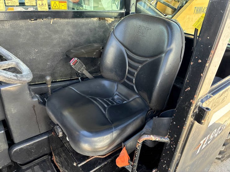 2015-caterpillar-tl943c-image-58