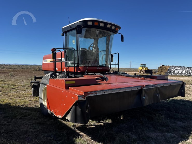 2005-hesston-9260-image-2