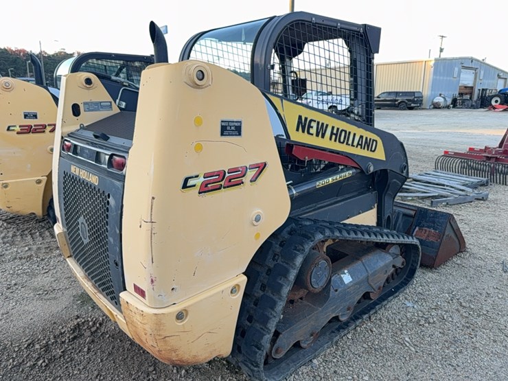 new-holland-c227-image-24