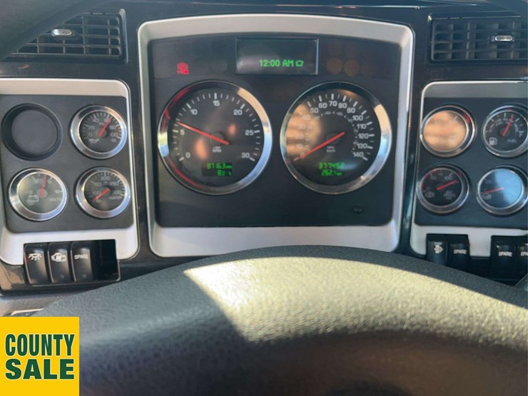 2016-kenworth-t800-image-13