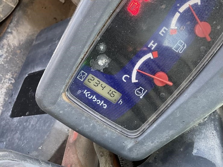 2021-kubota-ssv65-image-19