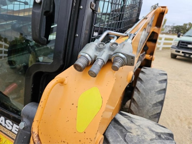 #3068-•-case-sr280-skid-loader-image-16