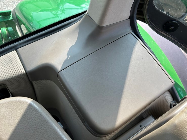 2014-john-deere-8270r-image-34