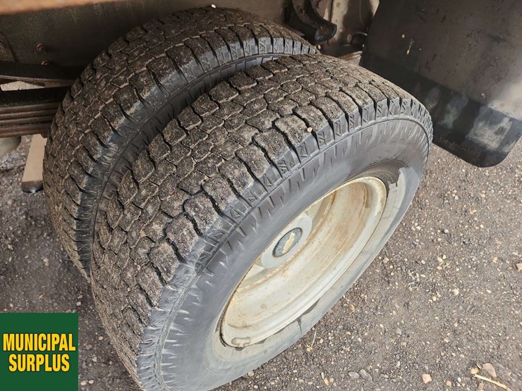 2013-chevrolet-silverado-3500hd-image-30