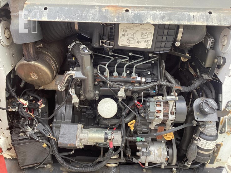 2015-bobcat-s650-image-11