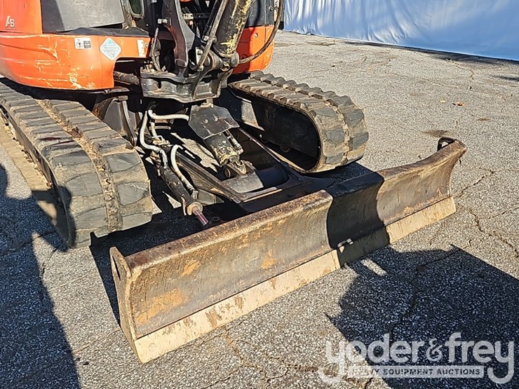 2016-kubota-kx057-4-image-33