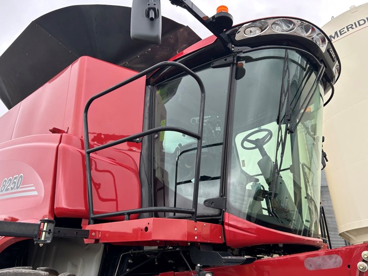 2019-case-ih-8250-image-9