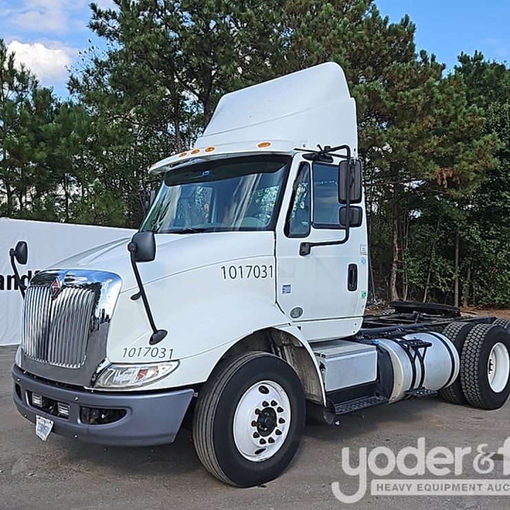 2017 INTERNATIONAL 8600
