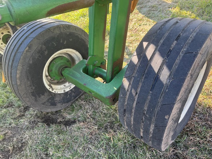 john-deere-2700-image-6