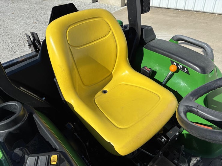2018-john-deere-3038e-image-41