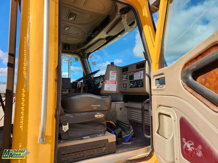 2008-international-paystar-5600i-image-78