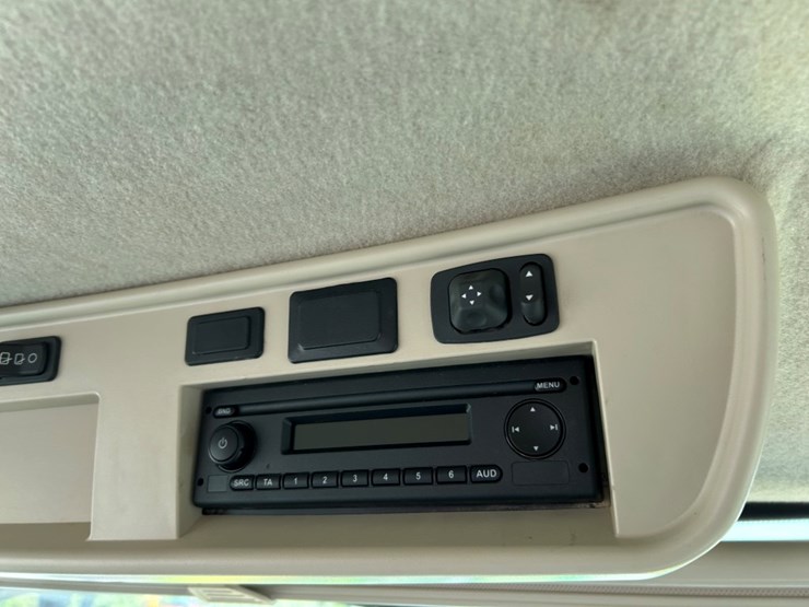 2014-john-deere-8270r-image-45