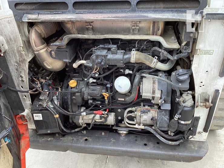 2020-bobcat-t770-image-13