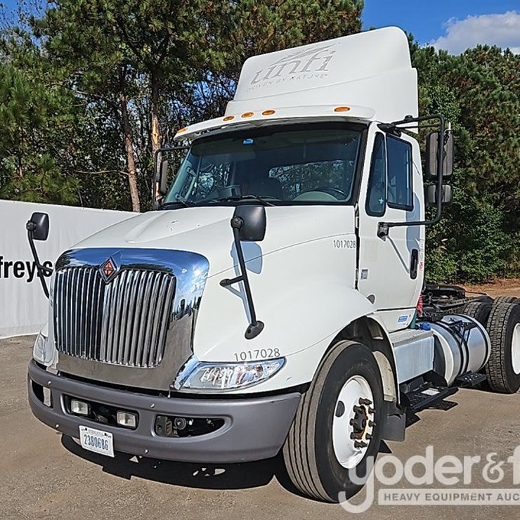 2017 INTERNATIONAL 8600