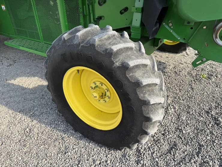 2005-john-deere-9560-sts-image-53