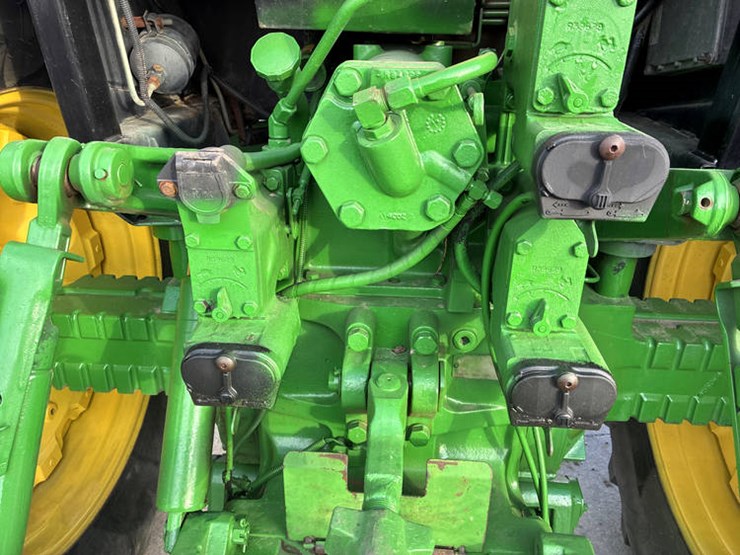 1994-john-deere-4560-image-26