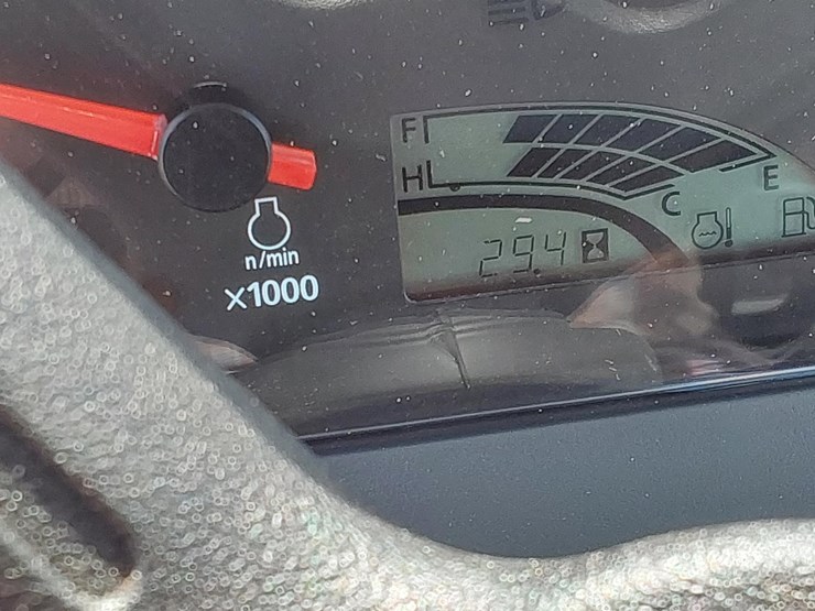 2023-mahindra-1635-hst-image-22