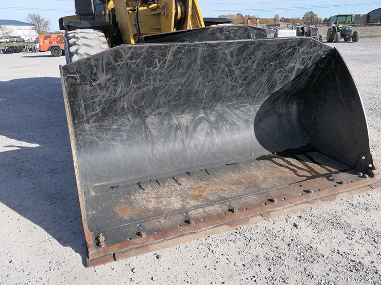 2014-caterpillar-930k-image-35