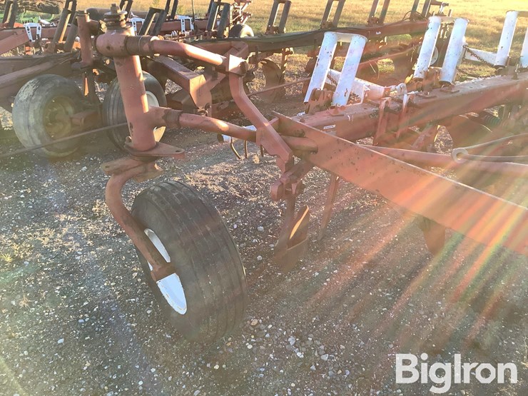 international-720-image-10