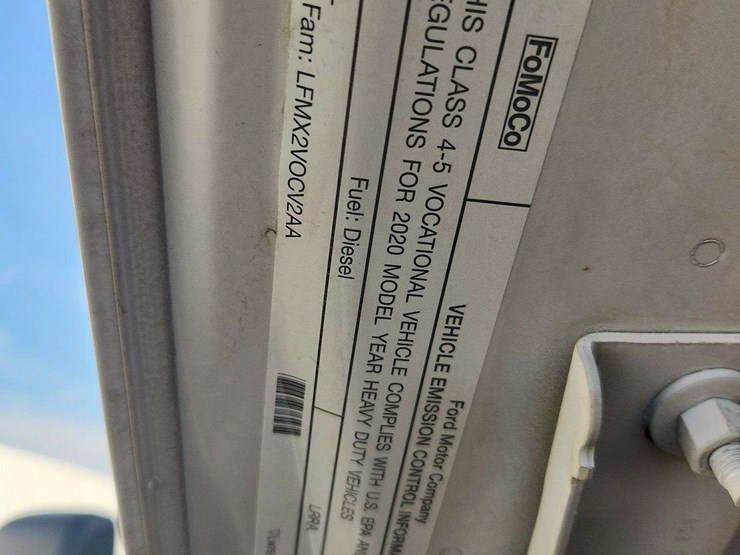 2020-ford-f550-image-27