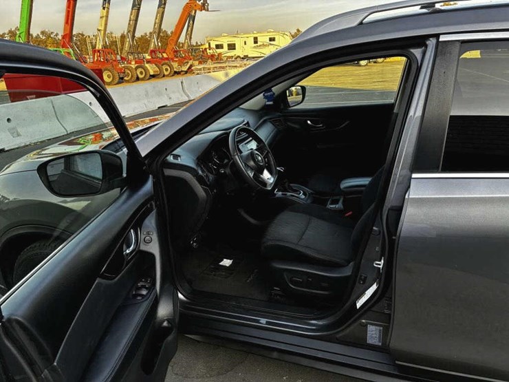 2017-nissan-rogue-image-11