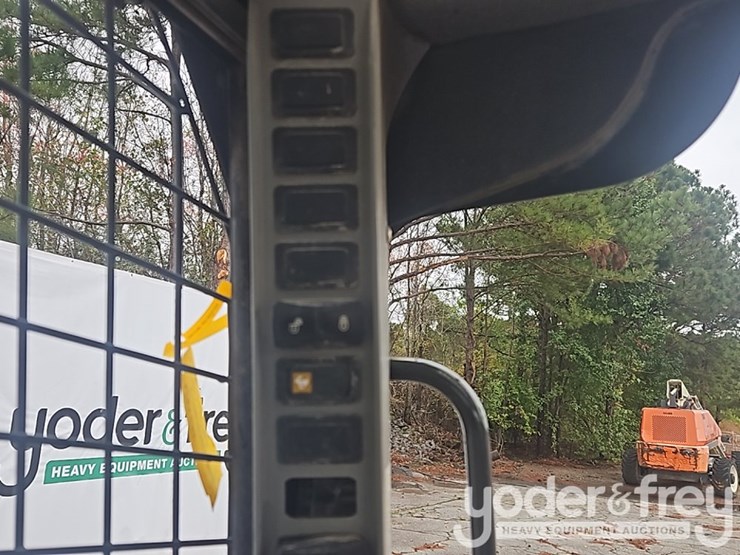 2020-new-holland-c345-image-32