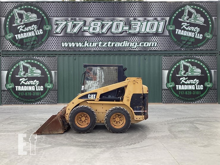 2000-caterpillar-216-image-1