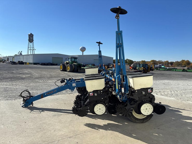2014-kinze-3000-image-4