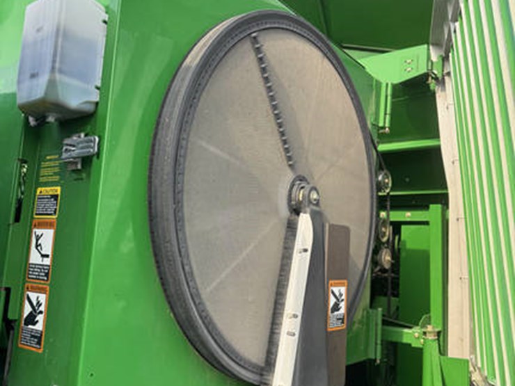 2005-john-deere-9560-sts-image-40