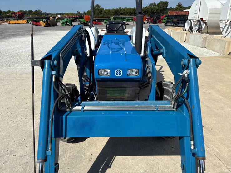 new-holland-2120-image-19