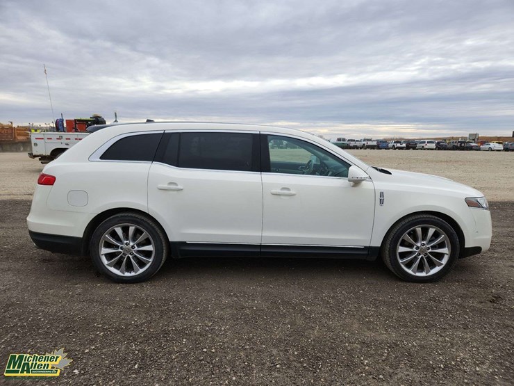 2012-lincoln-mkt-image-27