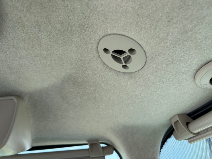 2014-john-deere-8270r-image-49