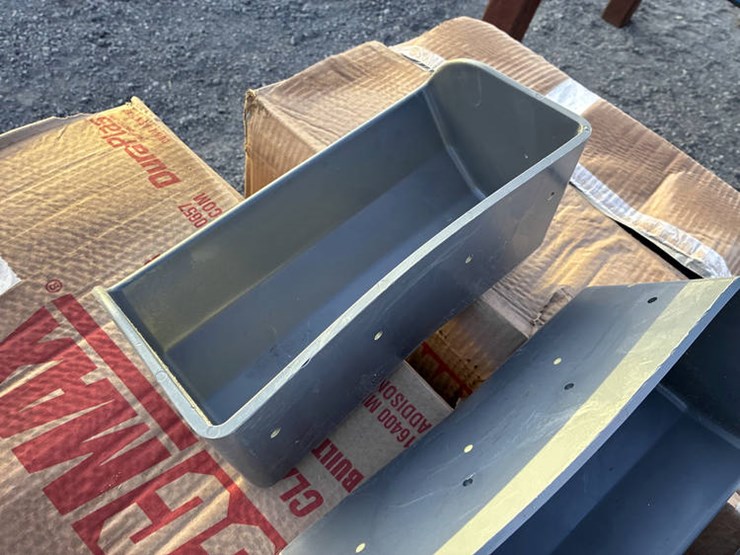 #114477-•-4-cases-grain-leg-bkts-image-4