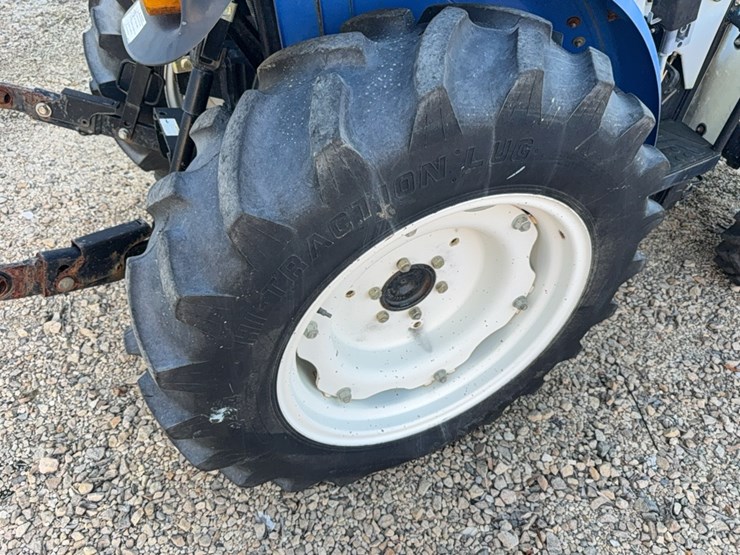 new-holland-boomer-30-image-23