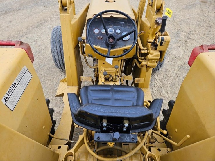 #3093-•-massey-ferguson-34a-tractor/loader-image-24