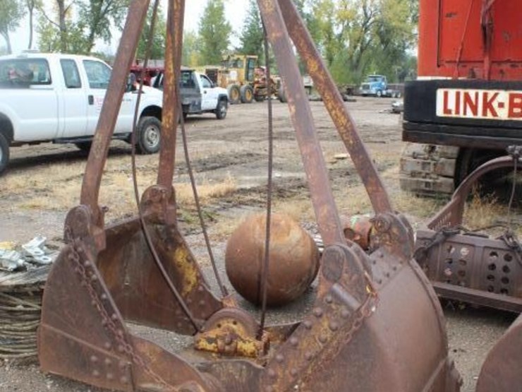 erie-clam-bucket,-sn:-126m13296-image-1