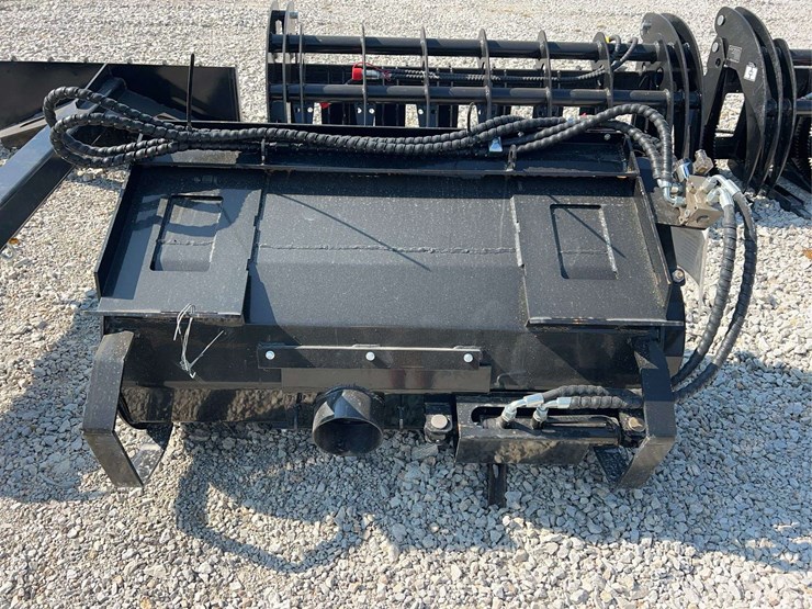 giyi-hydraulic-skid-steer-mixing-bucket-image-3