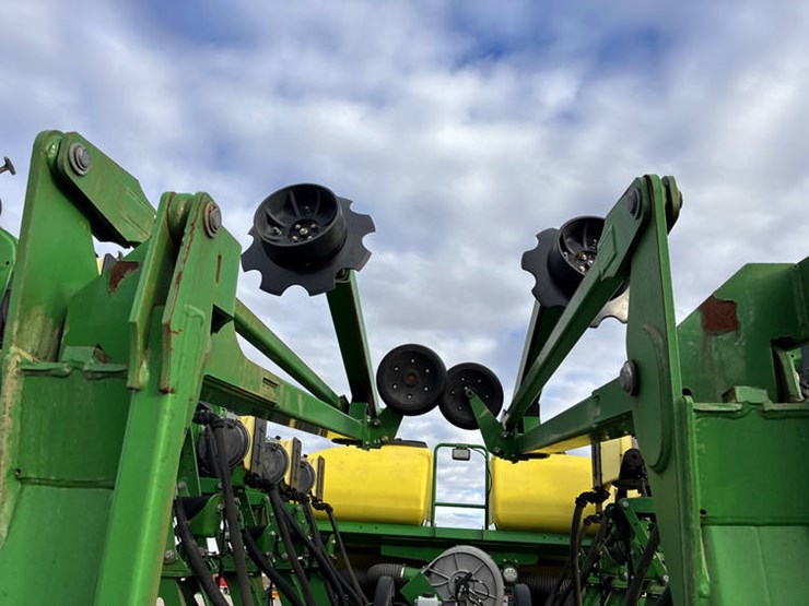 2018-john-deere-1795-image-16