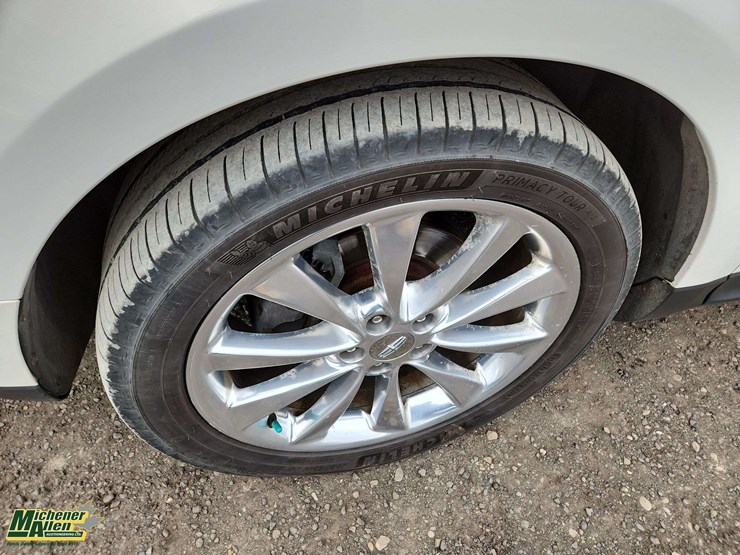 2012-lincoln-mkt-image-32